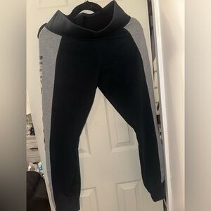 Nike wonens Black and Gray leggings